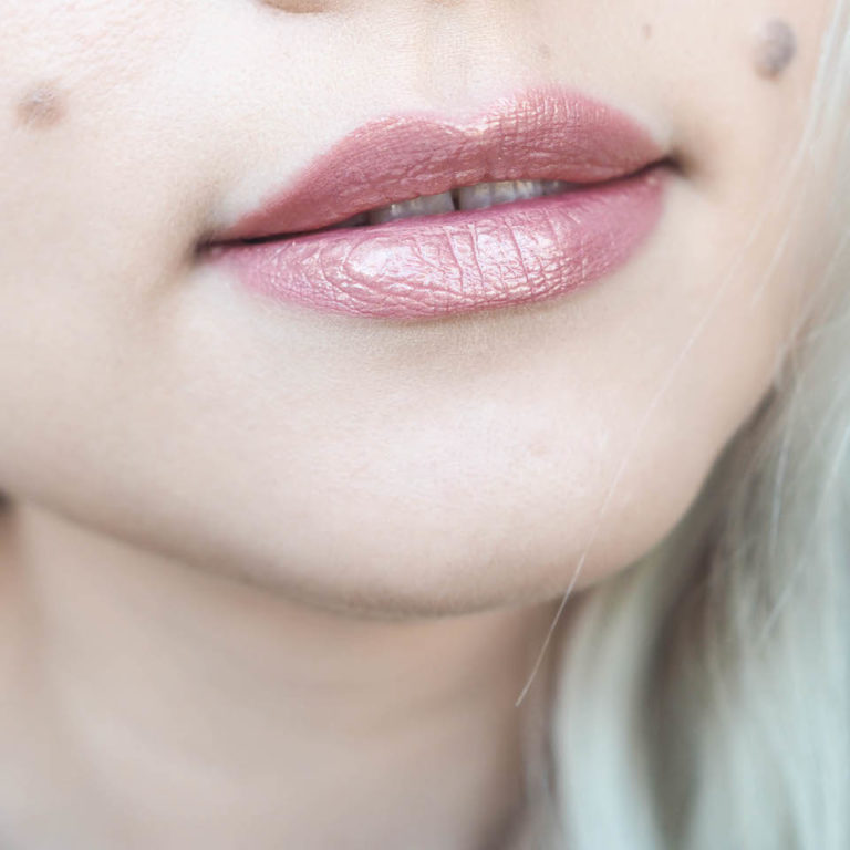 Vuoden ihanin huulikiilto: Huda Beauty Lip Strobe Angelic